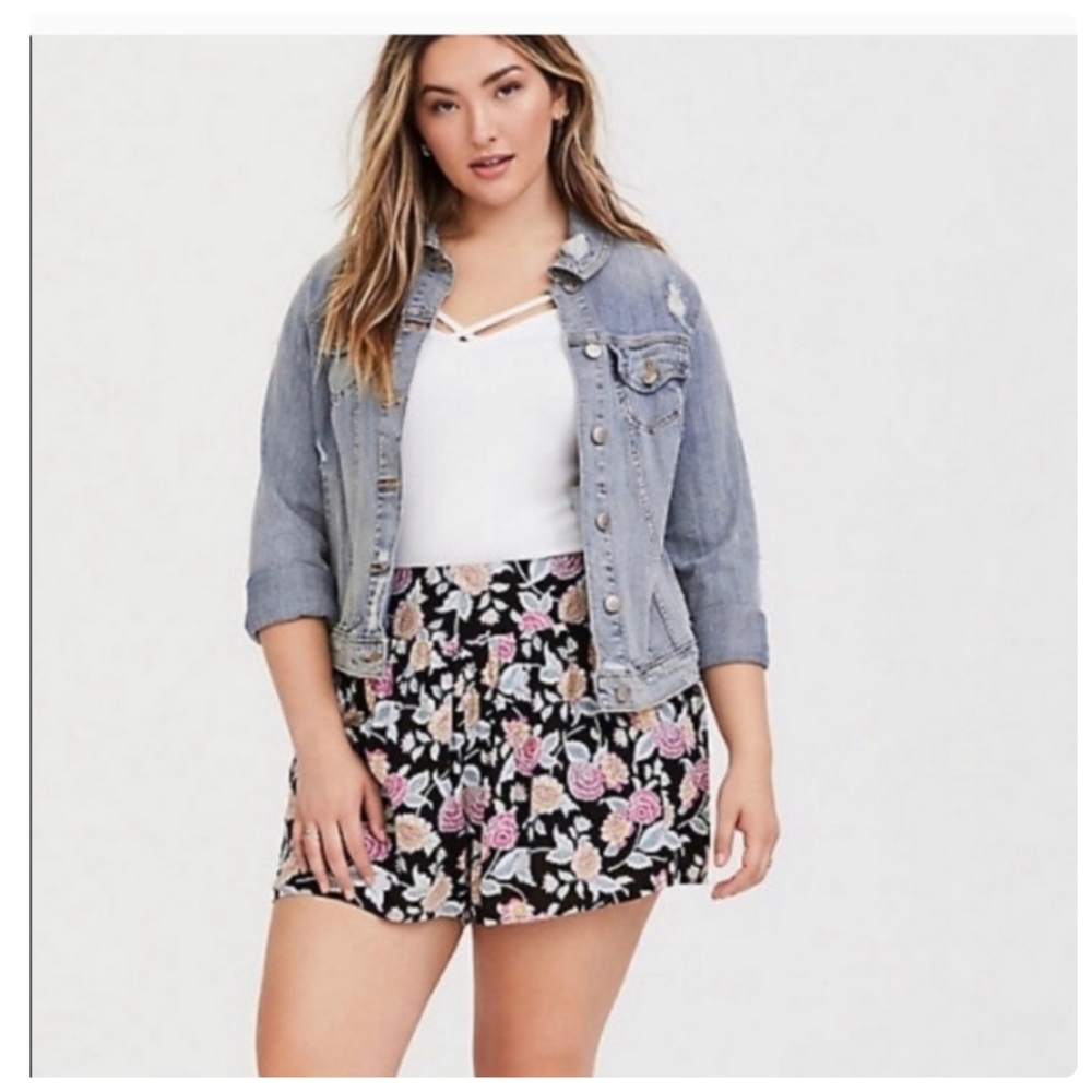 Torrid Black Paisley Floral Gauze Pull On Shorts Size 3X●